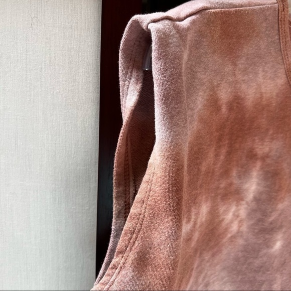 Women’s Heart & Hips Size Medium Tie Dye Cropped Muscle Tee Shirt - Picture 3 of 5